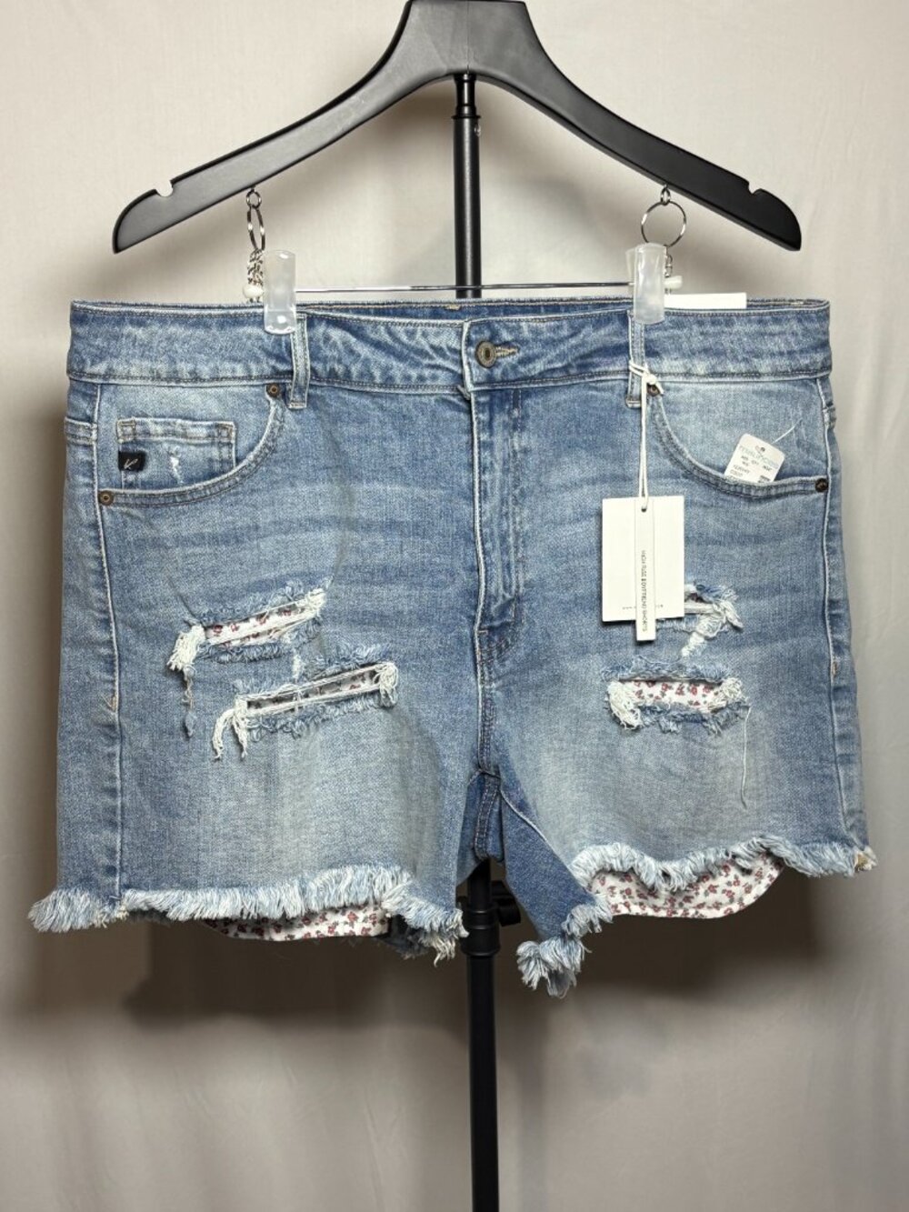 NWT KanCan x Maurices Floral Distressed High Rise Boyfriend Shorts 16W